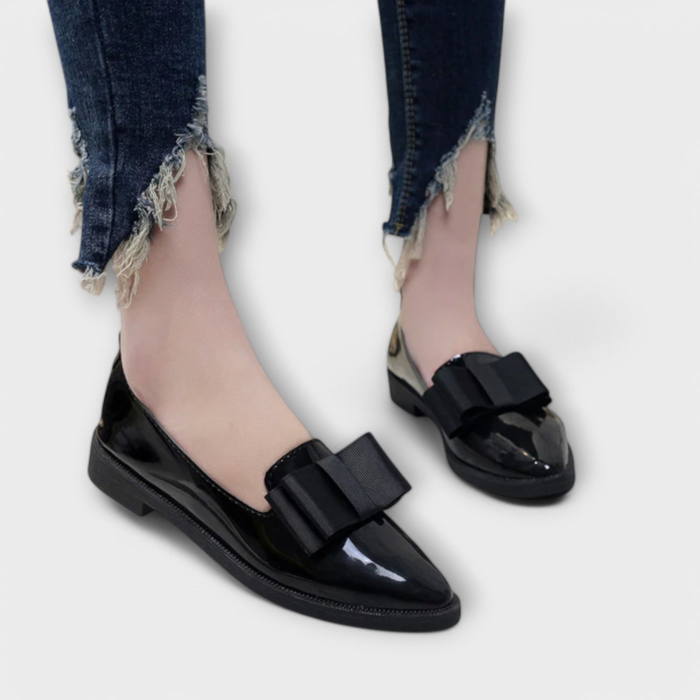 VIENNA | BLACK BOW LOAFERS