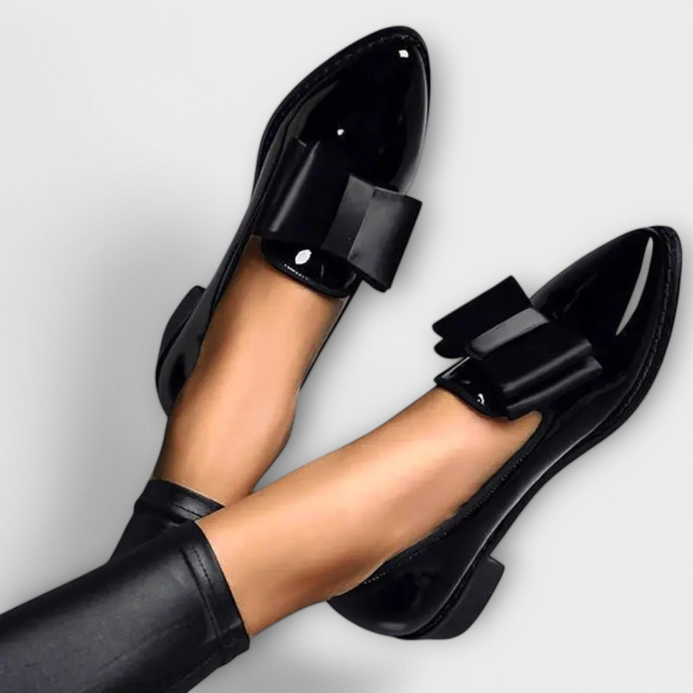 VIENNA | BLACK BOW LOAFERS
