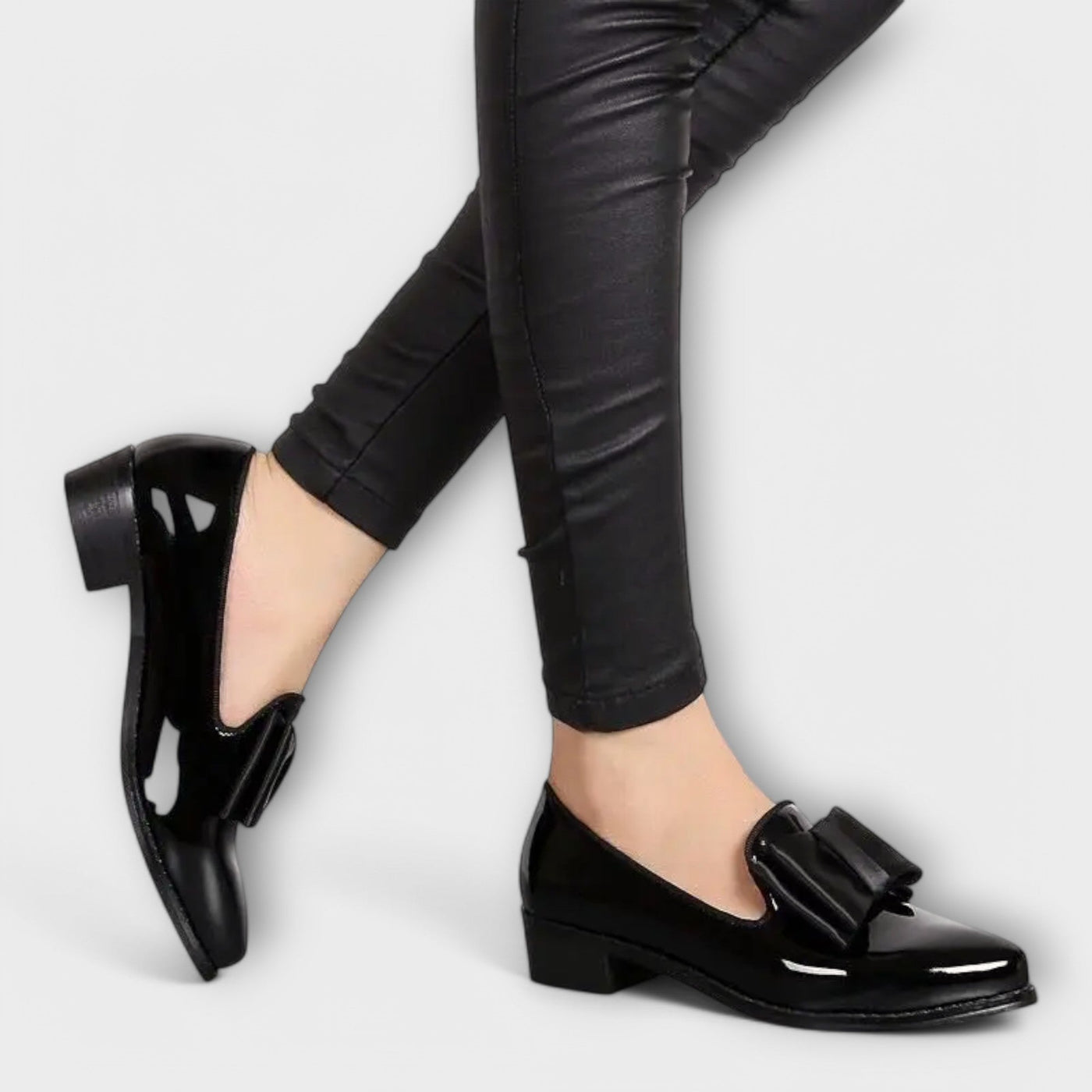 VIENNA | BLACK BOW LOAFERS