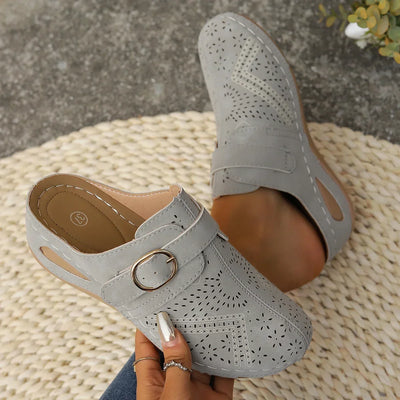 LYNETTE | LASER-CUT COMFORT CLOGS