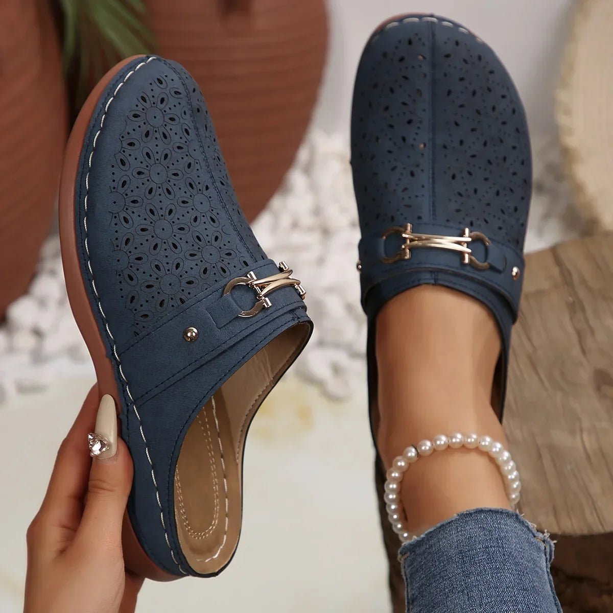 THERESSE | SLIP-ON BUCKLE CLOGS