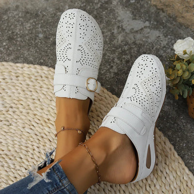 LYNETTE | LASER-CUT COMFORT CLOGS