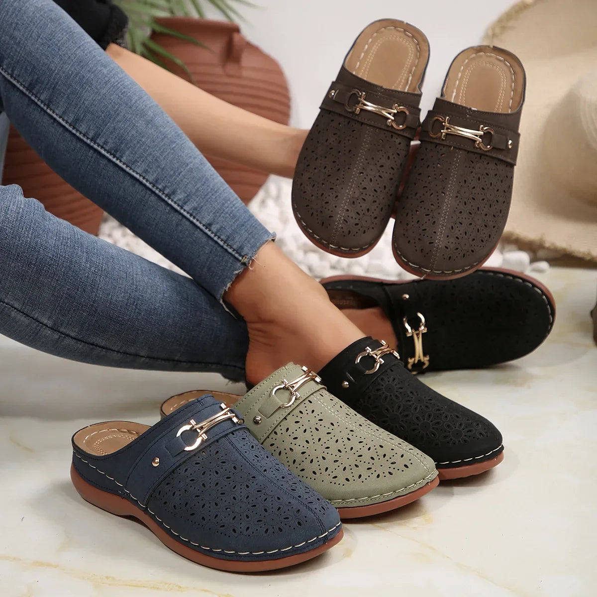 THERESSE | SLIP-ON BUCKLE CLOGS