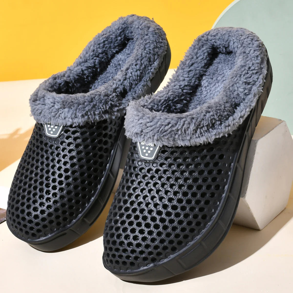NAOMI | FLEECE-LINED COMFORT CLOGS